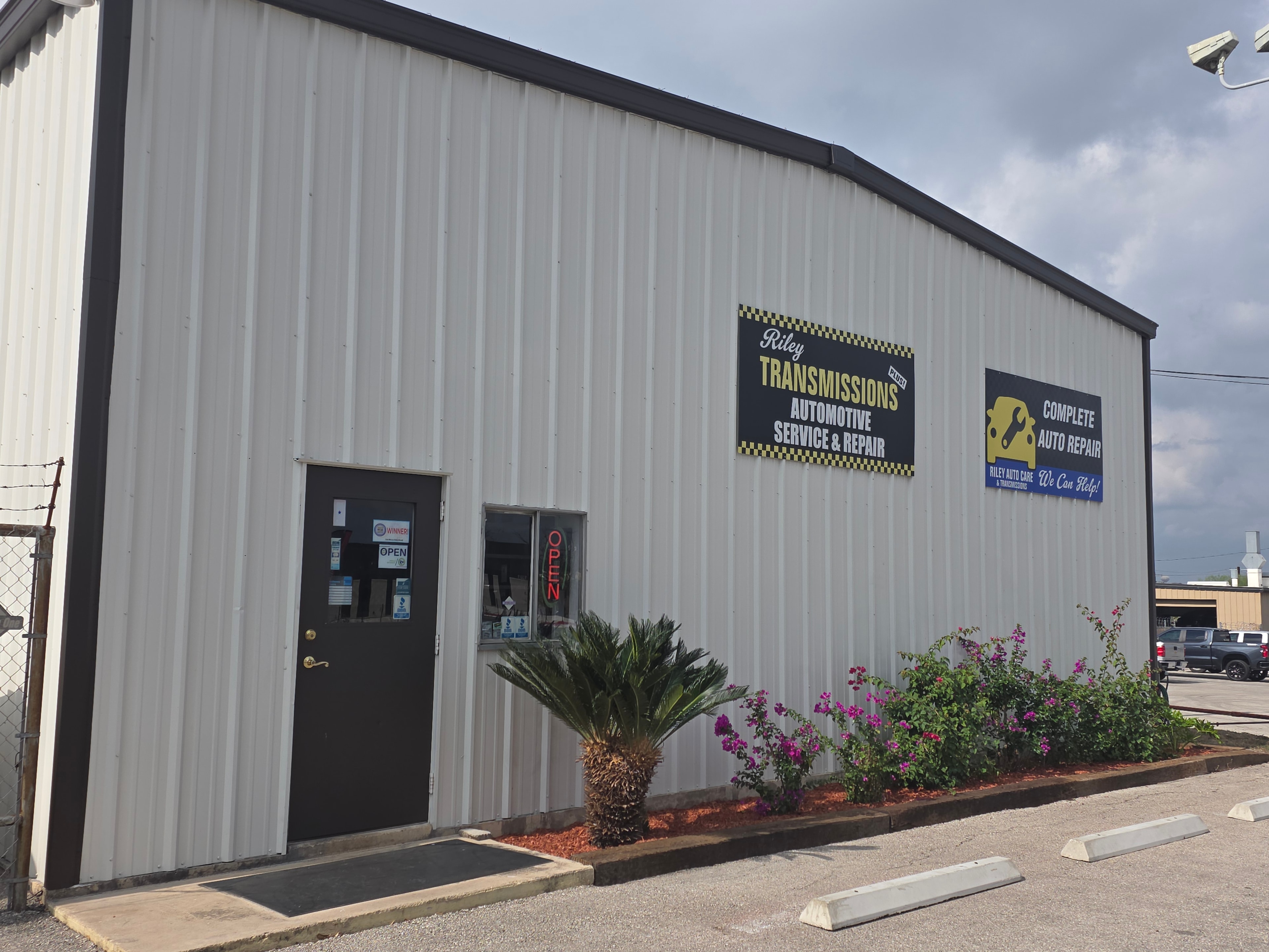 Riley Auto Care mechanic performing engine and transmission repair in San Marcos TX